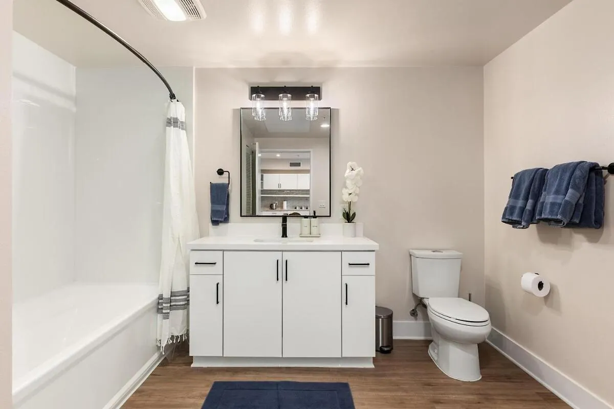 Spinel Stay - Charming 2Br Retreat Zen Garden Views Central Los Angeles Apartment